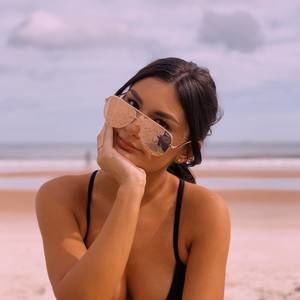 Meet your Posher, Mia